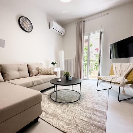Metro Chic Haven: Modernized Urban Studio Near The Tram 雅典 外观 照片