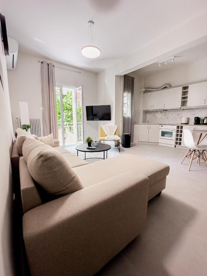 Metro Chic Haven: Modernized Urban Studio Near The Tram 雅典 外观 照片