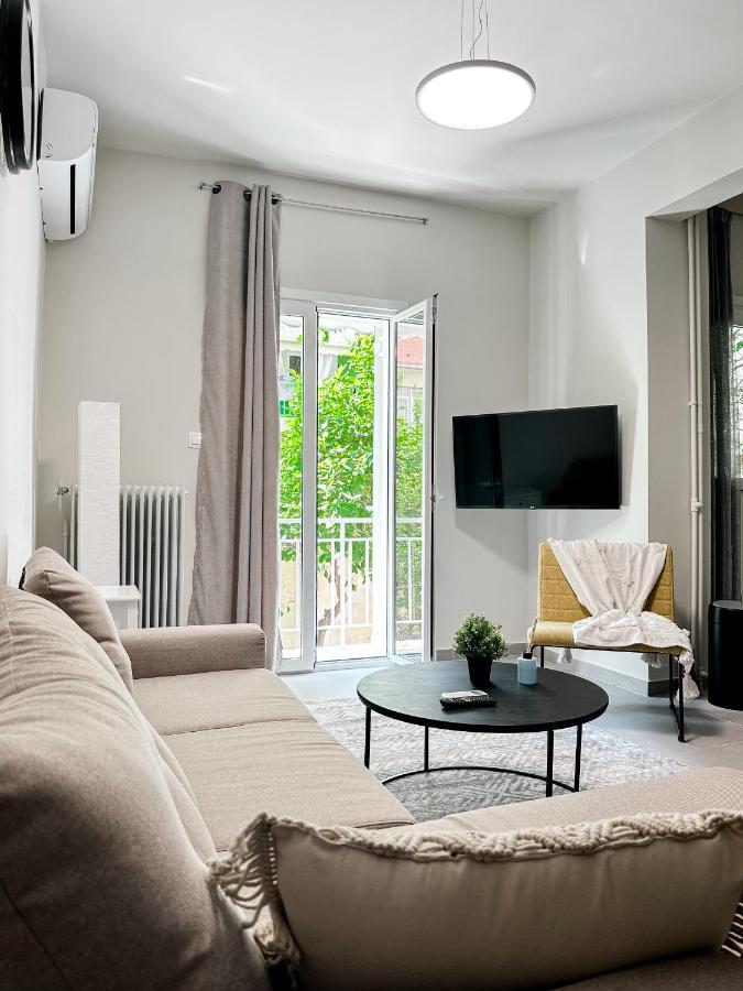 Metro Chic Haven: Modernized Urban Studio Near The Tram 雅典 外观 照片
