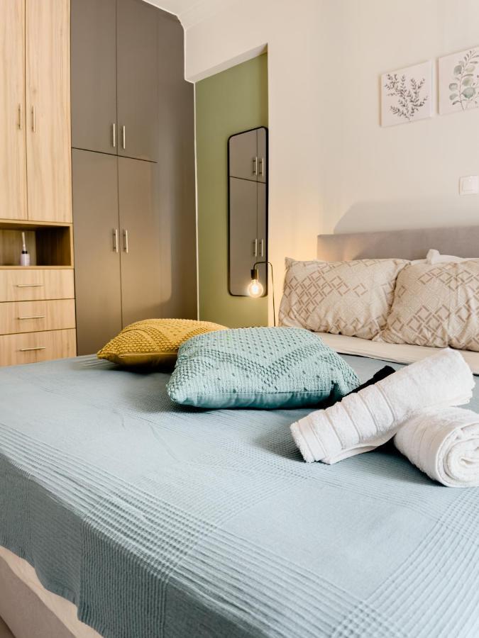 Metro Chic Haven: Modernized Urban Studio Near The Tram 雅典 外观 照片