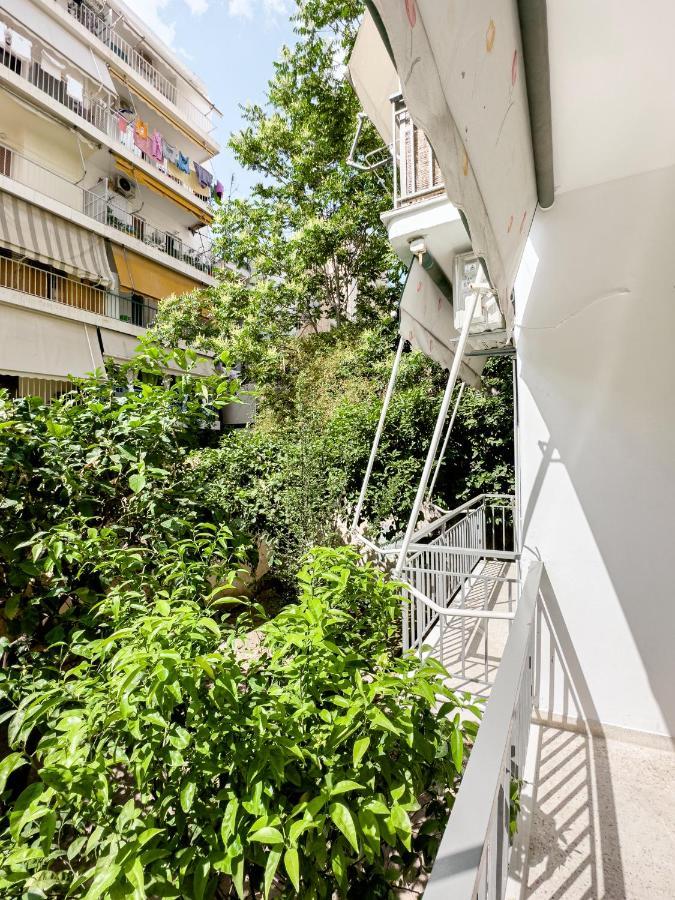 Metro Chic Haven: Modernized Urban Studio Near The Tram 雅典 外观 照片