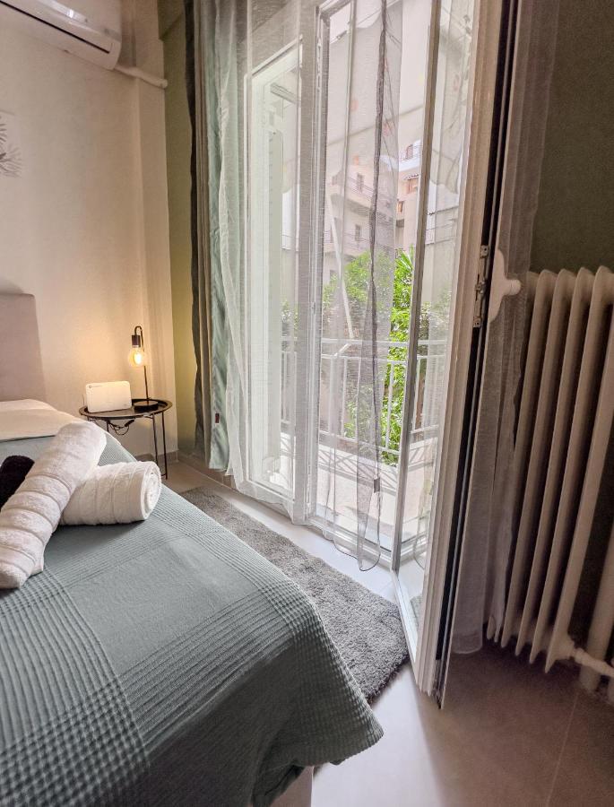 Metro Chic Haven: Modernized Urban Studio Near The Tram 雅典 外观 照片