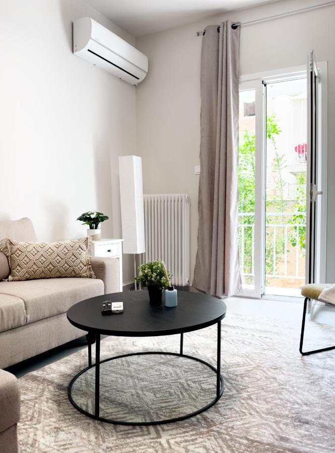 Metro Chic Haven: Modernized Urban Studio Near The Tram 雅典 外观 照片
