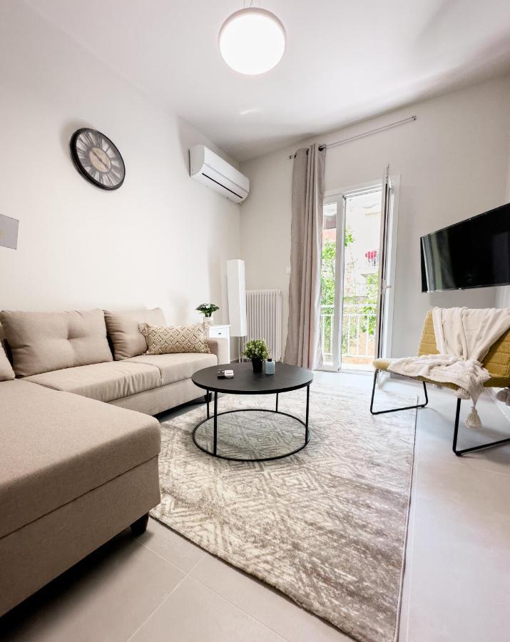 Metro Chic Haven: Modernized Urban Studio Near The Tram 雅典 外观 照片